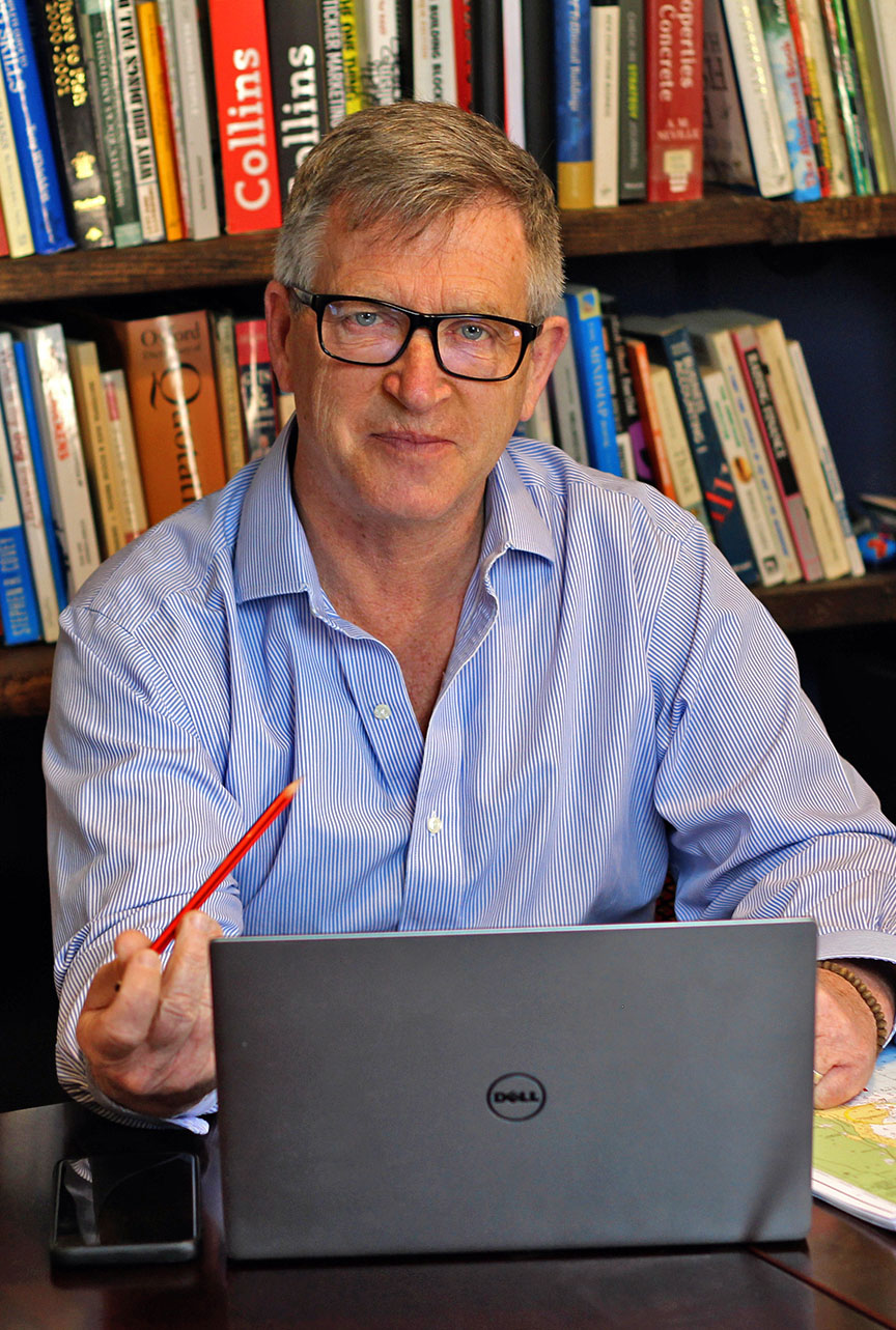 Ian-MacLennan-2mb portrait Ian-MacLennan-2mb portrait